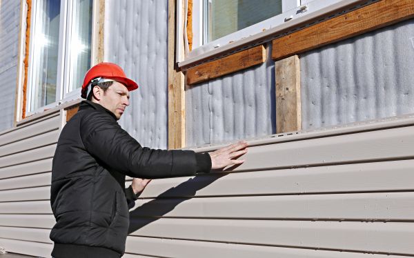Cost of Vinyl Cladding Repair in Seattle