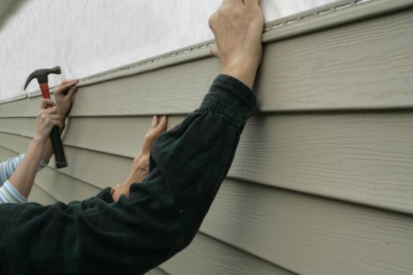 Cost of Insulated Siding Installation in Seattle