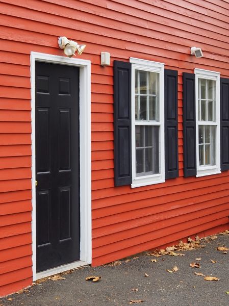 Cost of Red Vinyl Siding Installation in Seattle