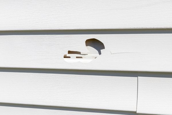 Cost of White Vinyl Siding Repair in Seattle
