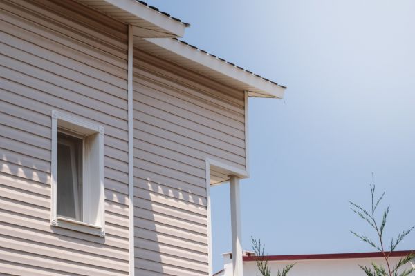 Cost of Vinyl Siding Hole Repair in Seattle